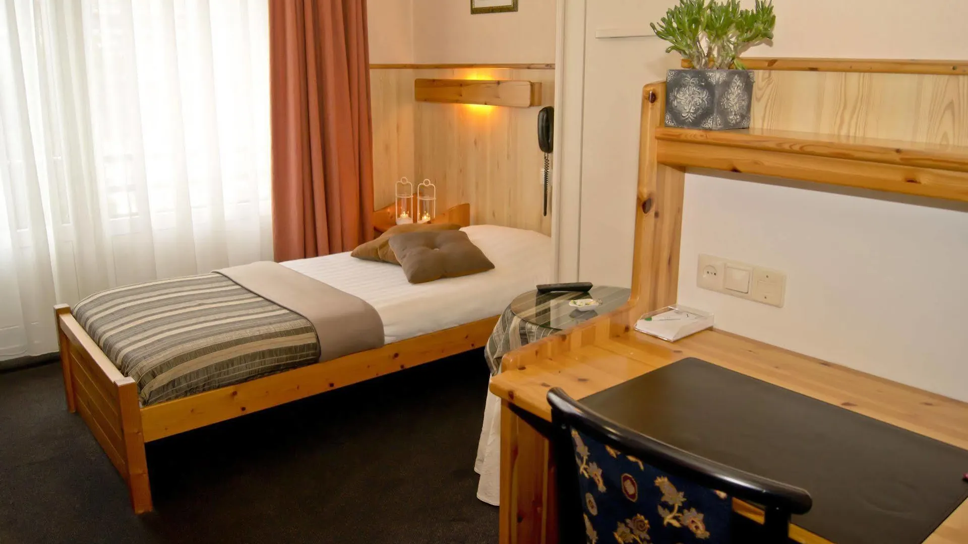 Hotel Breitner Rotterdam 3*,
